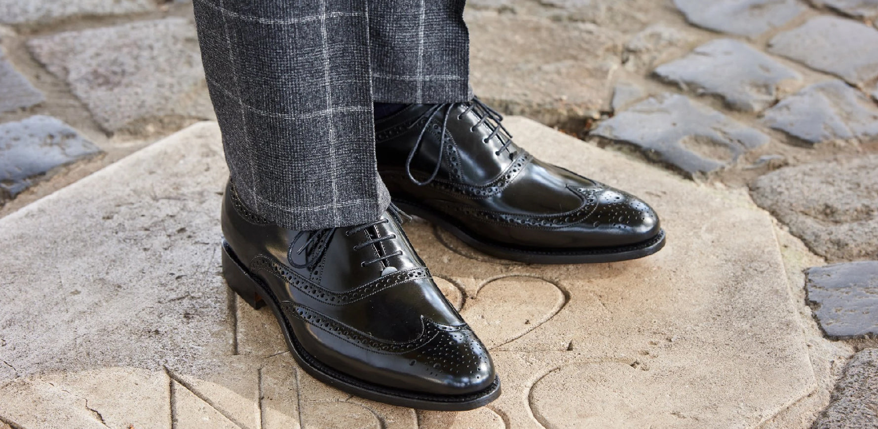 Oxford and brogue dress shoes for men - types of dress shoes